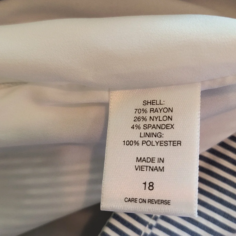 New York & Co Pencil Skirt Wmn's 18 Blue White Striped Seersucker Nautical - Picture 14 of 16